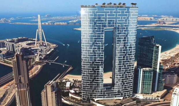 رد ادعای غیرمنصفانه پادکستر بریتانیایی درباره دبی