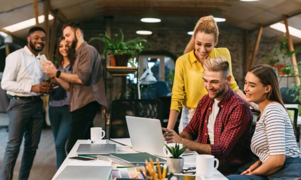 راهاندازی کمپینی با هدف تربیت 10 هزار کارآفرین جوان در امارات راهاندازی کمپینی با هدف تربیت 10 هزار کارآفرین جوان در امارات