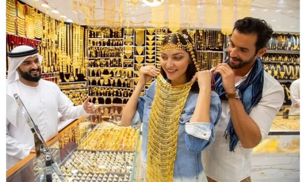 طلای دبی برای اولین بار از مرز ۵۰۰ درهم گذشت طلای دبی برای اولین بار از مرز ۵۰۰ درهم گذشت