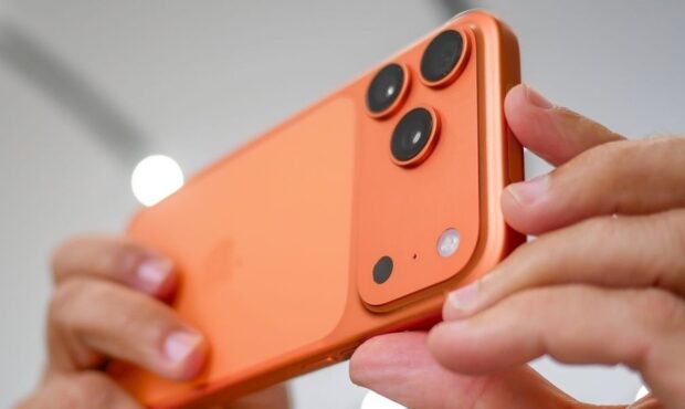 افزایش گوشیهای قاچاق آیفون ۱۷ در بازار افزایش گوشیهای قاچاق آیفون ۱۷ در بازار