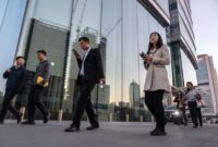 پرداخت هزینههای گزاف برای تظاهر به کار کردن در چین پرداخت هزینههای گزاف برای تظاهر به کار کردن در چین