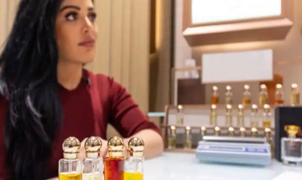 گردهمایی عطرسازان منطقه در نمایشگاه عطر و عود امارات گردهمایی عطرسازان منطقه در نمایشگاه عطر و عود امارات