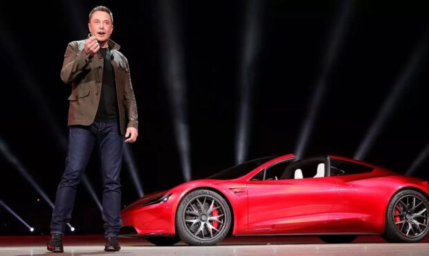 خودروی پرنده ایلان ماسک آماده پرواز میشود خودروی پرنده ایلان ماسک آماده پرواز میشود