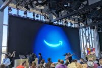 آمازون کارمندان را با یک شبیه ساز جلسه هدایت می‌کند