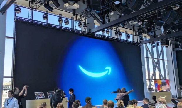 آمازون کارمندان را با یک شبیه ساز جلسه هدایت میکند آمازون کارمندان را با یک شبیه ساز جلسه هدایت میکند